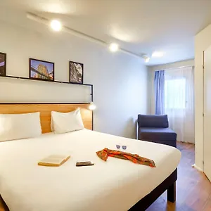 Hotel Ibis Centre Gare, Lorient